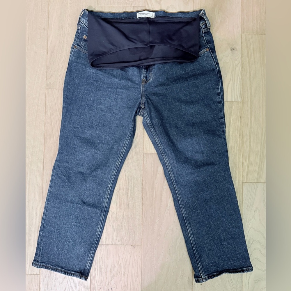 Abercrombie & Fitch Light Blue Ankle Straight Jeans